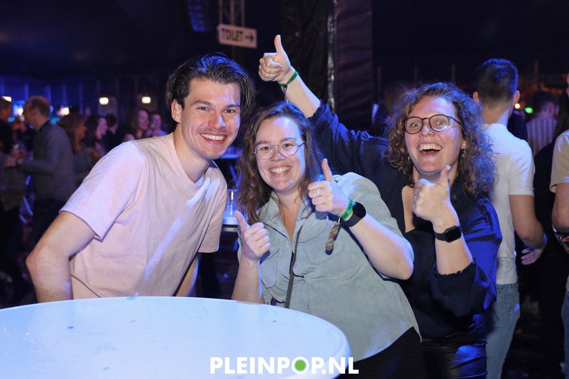 V R I J D A G     (136)